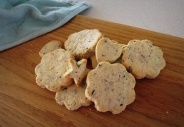 Bush tucker biccies