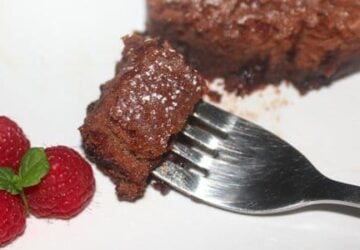 Two Ingredient Nutella Cake