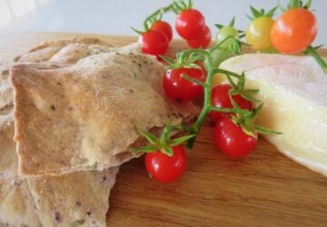 Bush tucker inspired crackers