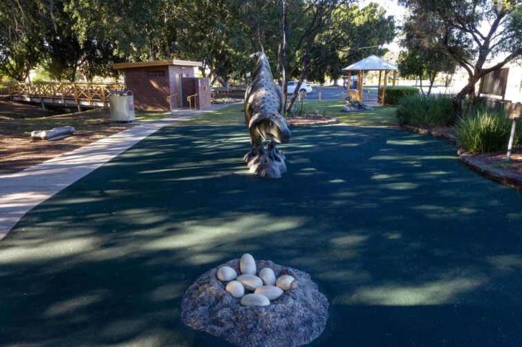 johnston park, dinosaur 