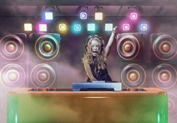 Disco games for kid, chil paying disco music