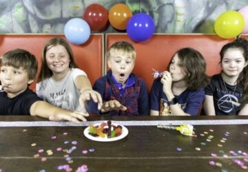 Laserzone kids' party table setup.