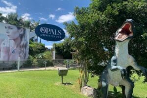 Dinosaur statue at Opals Down Under.