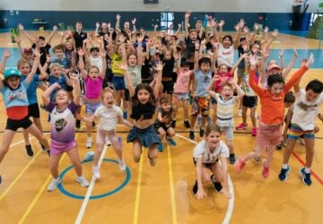 Q Kids Sport MultiSport large group of kids at sport camp.