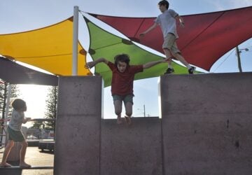 kids doing parkour