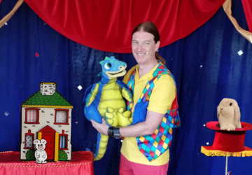 Puppetrix dragon puppet & Squidge.