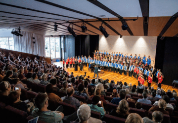 Voices of Birralee childrens choir performance.